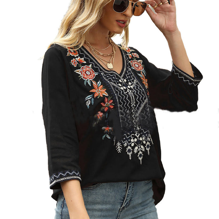 Camiseta de algodón para mujer con cuello en V y manga tres cuartos con diseño floral bordado liso y casual de Buddha Stones para primavera