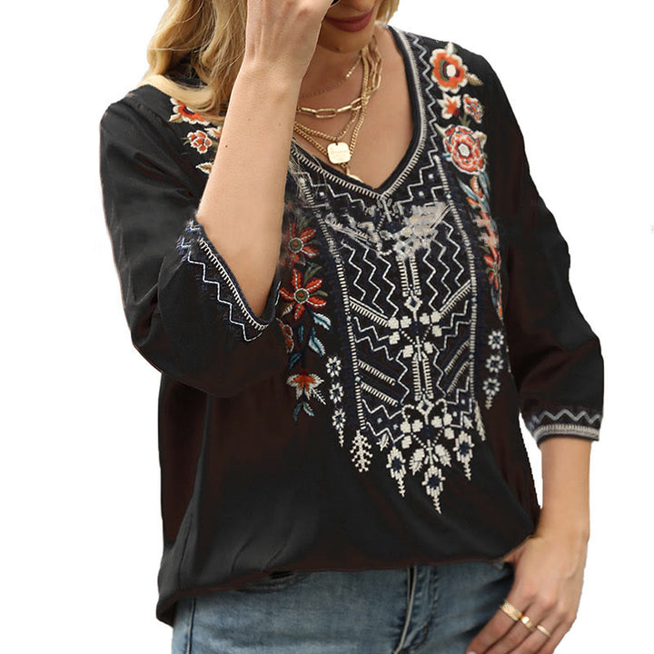 Camiseta de algodón para mujer con cuello en V y manga tres cuartos con diseño floral bordado liso y casual de Buddha Stones para primavera
