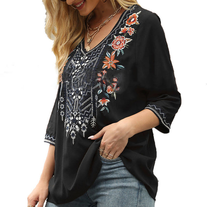 Camiseta de algodón para mujer con cuello en V y manga tres cuartos con diseño floral bordado liso y casual de Buddha Stones para primavera