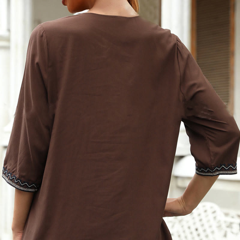 Camiseta de algodón para mujer con cuello en V y manga tres cuartos con diseño floral bordado liso y casual de Buddha Stones para primavera