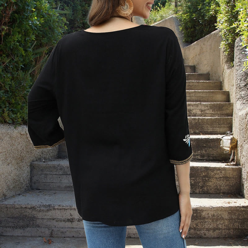 Camiseta de algodón para mujer con cuello redondo, manga tres cuartos y estampado de rosas bordadas en negro con Buddha Stones