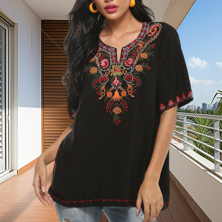 Camiseta de algodón con muescas y media manga con diseño floral bordado en negro con Buddha Stones para mujer