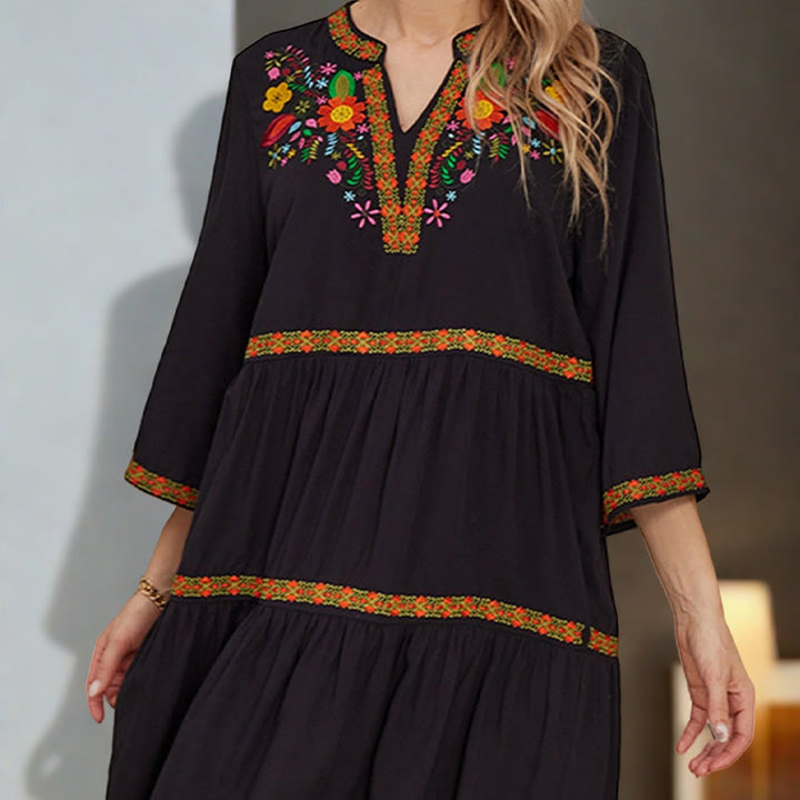 Vestido midi de algodón con mangas tres cuartos y bordado bohemio, estampado floral geométrico y negro con Buddha Stones