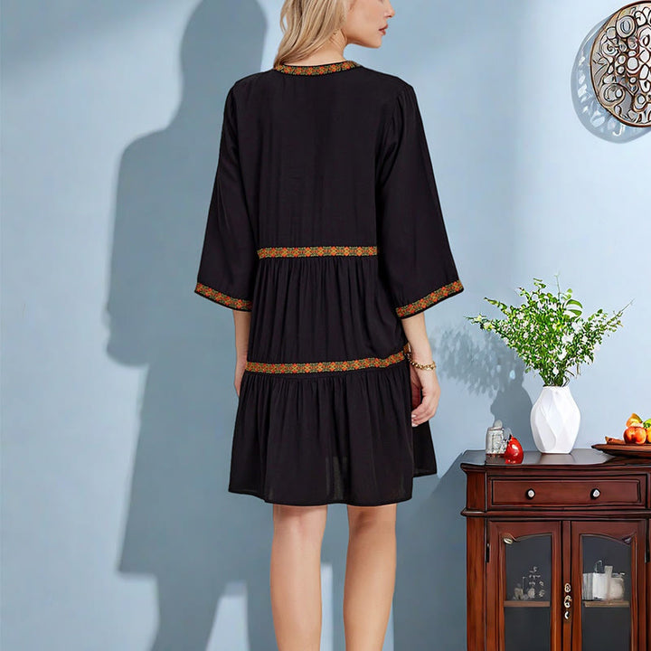 Vestido midi de algodón con mangas tres cuartos y bordado bohemio, estampado floral geométrico y negro con Buddha Stones