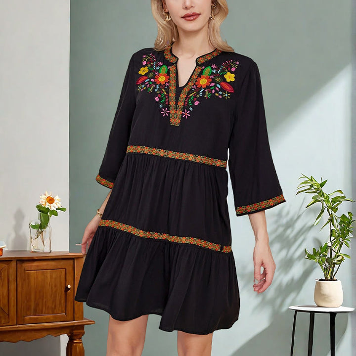 Vestido midi de algodón con mangas tres cuartos y bordado bohemio, estampado floral geométrico y negro con Buddha Stones