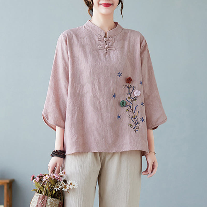 Camisa de lino y algodón para mujer con bordado de flores estereoscópicas vintage de verano con Buddha Stones y manga tres cuartos y botones de rana - Rosa claro - US12, UK/AU16, EU44 (3XL) - image 5
