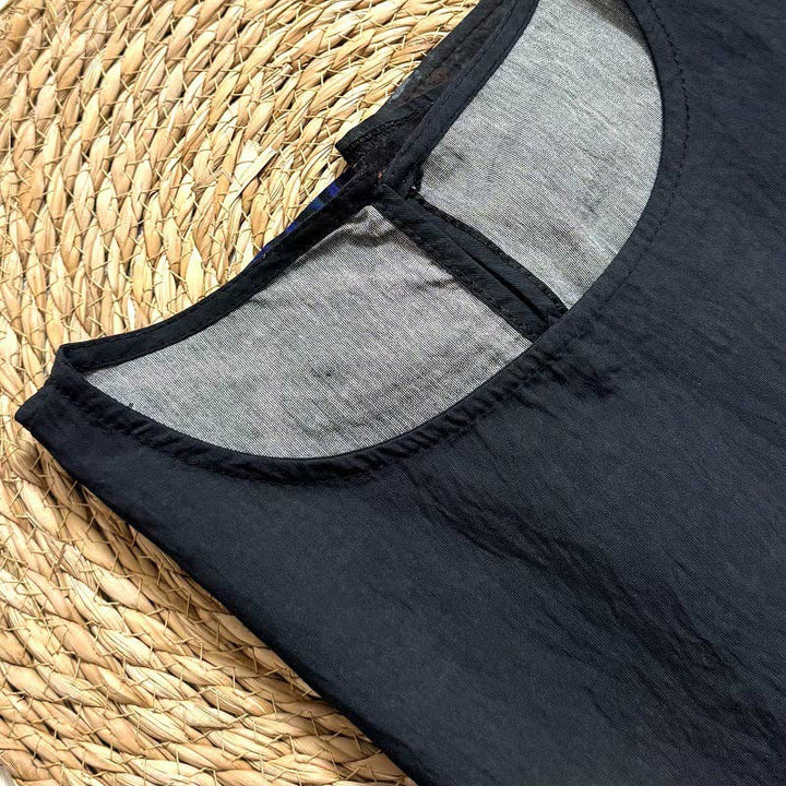Camiseta de poliéster de media manga con cuello redondo y estampado informal de Buddha Stones auspiciosas y pétalos variados para mujer