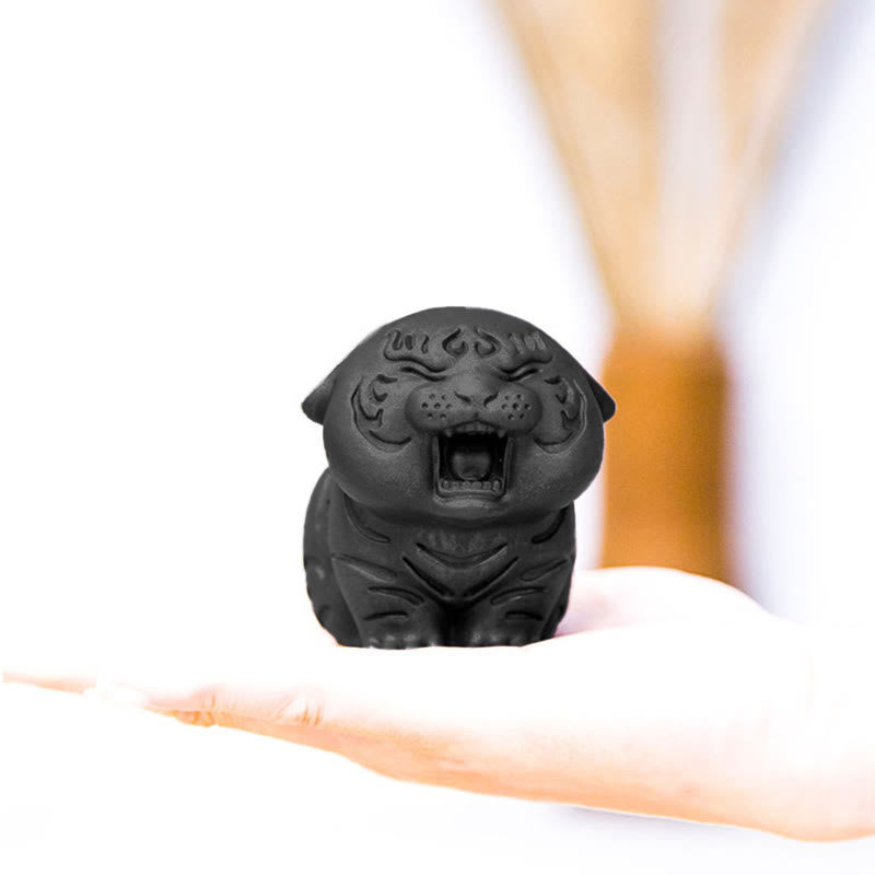 Estatua de resina fundida con óxido de hierro en polvo de tigre en miniatura con Buddha Stones para decoración del hogar
