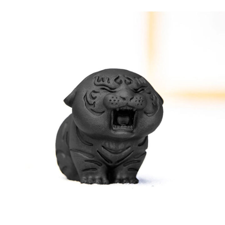 Estatua de resina fundida con óxido de hierro en polvo de tigre en miniatura con Buddha Stones para decoración del hogar