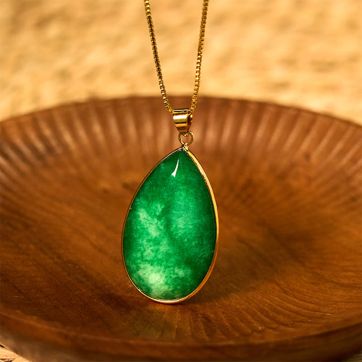 Collar con colgante de abundancia y diseño de gota de agua de jade verde con Buddha Stones