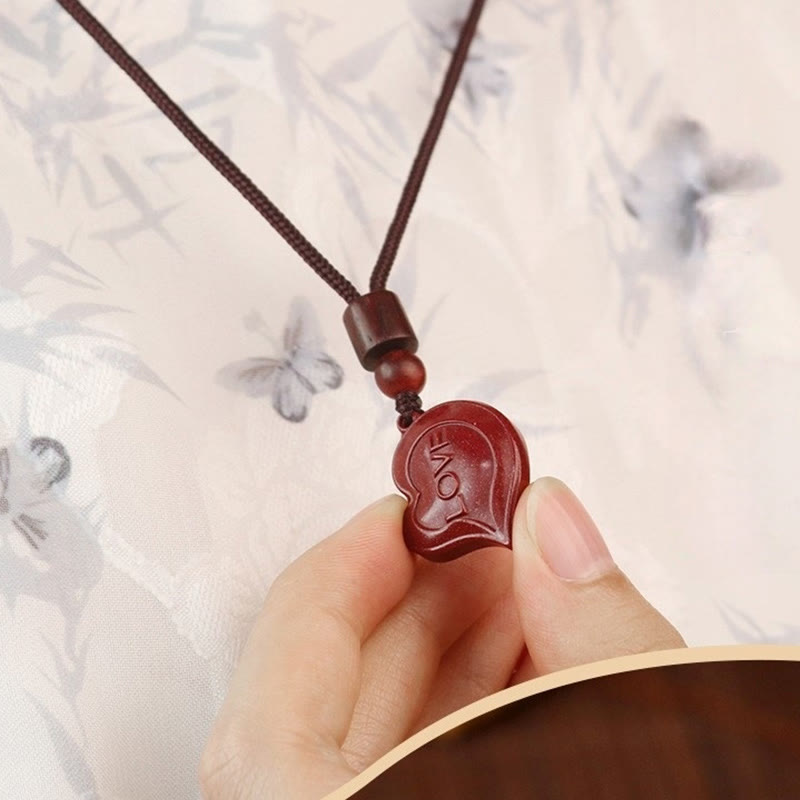 Collar con colgante de pareja de 2 piezas de Buddha Stones con cinabrio natural y corazón de amor con bendición