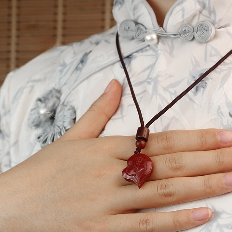 Collar con colgante de pareja de 2 piezas de Buddha Stones con cinabrio natural y corazón de amor con bendición