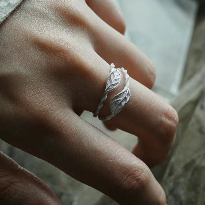 Anillo ajustable de riqueza con hoja de cobre y piedra de Buda