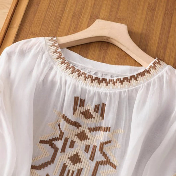 Camiseta informal de licra con bordado simétrico de Buddha Stones para mujer, cuello redondo, media manga