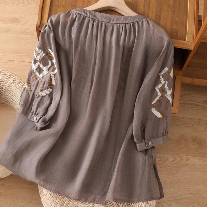 Camiseta informal de licra con bordado simétrico de Buddha Stones para mujer, cuello redondo, media manga