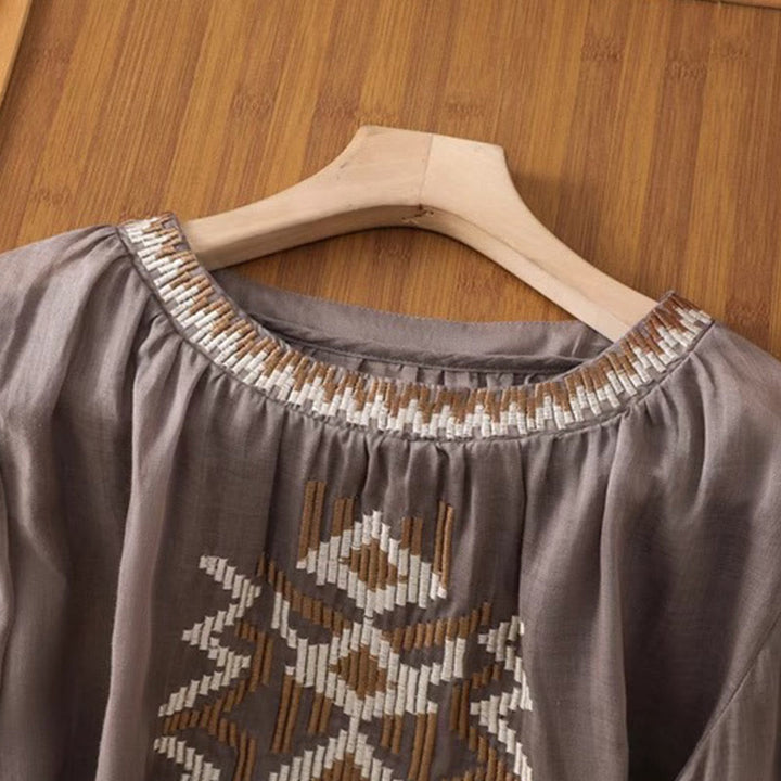 Camiseta informal de licra con bordado simétrico de Buddha Stones para mujer, cuello redondo, media manga