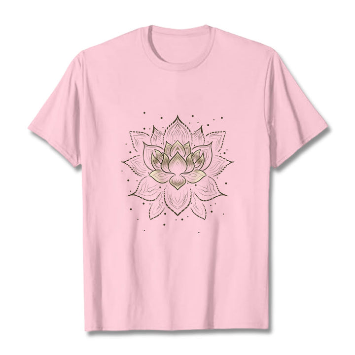 Camiseta con diseño de flor de loto dorada y Buddha Stones - Rosa claro - 2XL - image 13