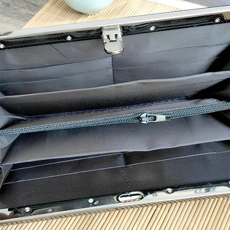 Cartera portamonedas de gran capacidad con bordado de doble cara y flor de magnolia de Buddha Stones
