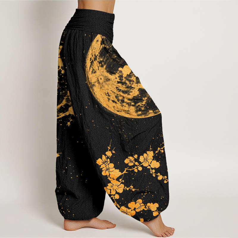 Pantalones harén con cintura elástica para mujer con diseño de flor de ciruelo dorada y luna llena de Buddha Stones - image 2