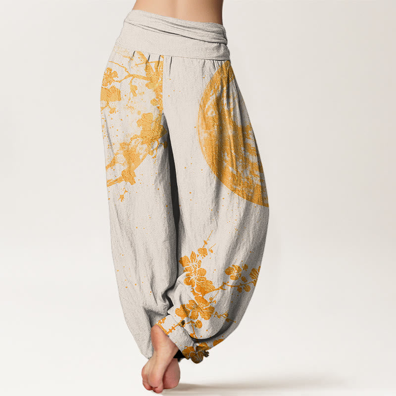 Pantalones bombachos de cintura elástica para mujer con estampado de flores de ciruelo dorado y luna llena, de algodón con Buddha Stones. - image 8