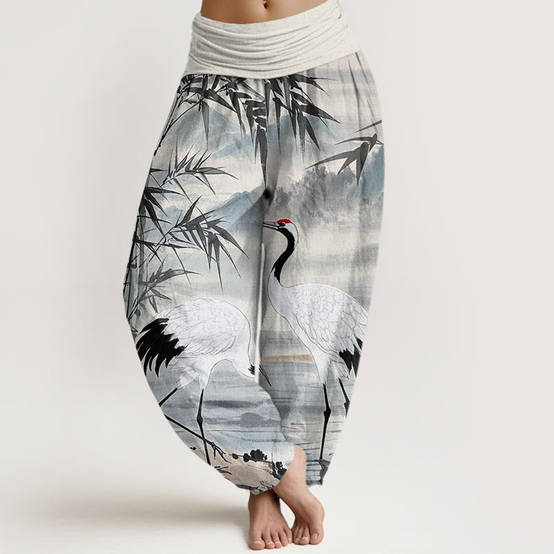 Pantalones harén de cintura elástica para mujer con diseño de grulla de corona roja y hojas de bambú y montaña - Humo blanco - US22，UK/AU26，EU54 (6XL) - image 1