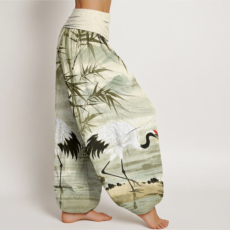 Pantalones harén de cintura elástica para mujer con diseño de grulla de corona roja y hojas de bambú y montaña - image 10