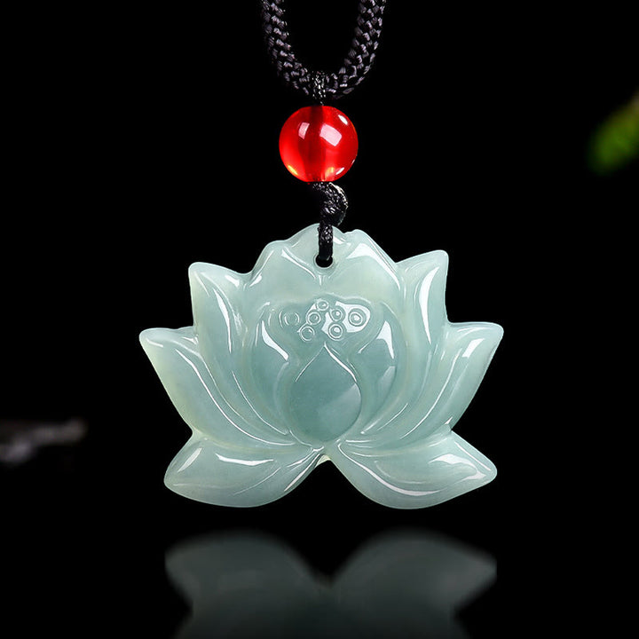 Collar con colgante de prosperidad de jade tallado con diseño de flor de loto y Buddha Stones - image 3