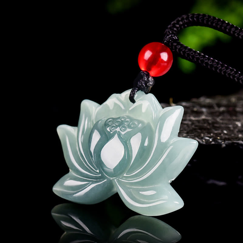 Collar con colgante de prosperidad de jade tallado con diseño de flor de loto y Buddha Stones - image 2
