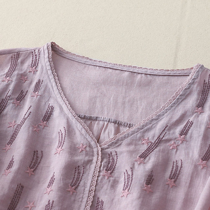 Camisa informal de lino y algodón para mujer con cuello en V, media manga y bordado de estrellas fugaces de Buddha Stones