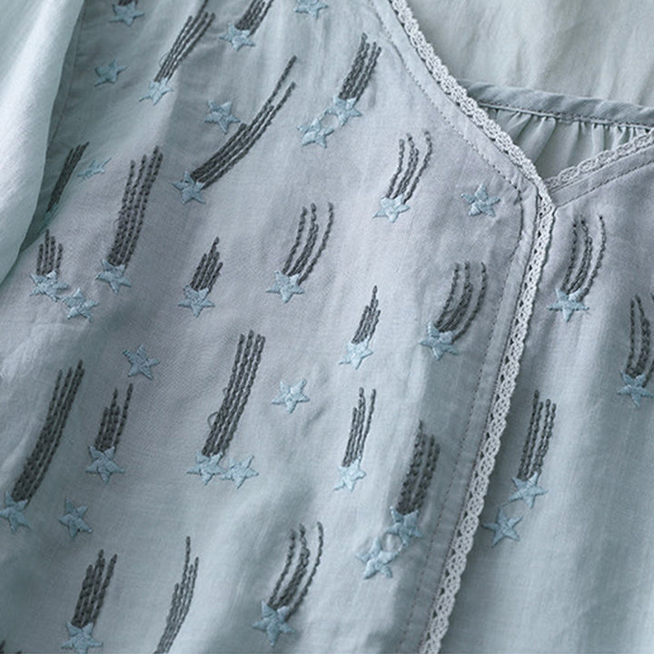 Camisa informal de lino y algodón para mujer con cuello en V, media manga y bordado de estrellas fugaces de Buddha Stones