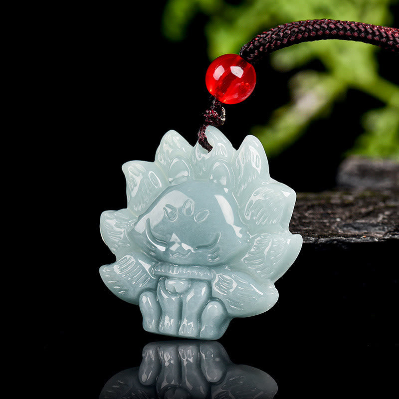 Colgante de zorro de nueve colas de jade verde natural con Buddha Stones