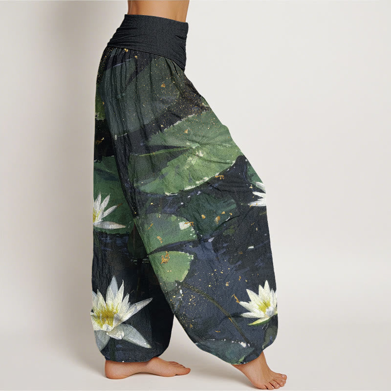 Pantalones harén de cintura elástica para mujer con estampado de hojas de loto en el lago y piedras de Buddha Stones - image 2