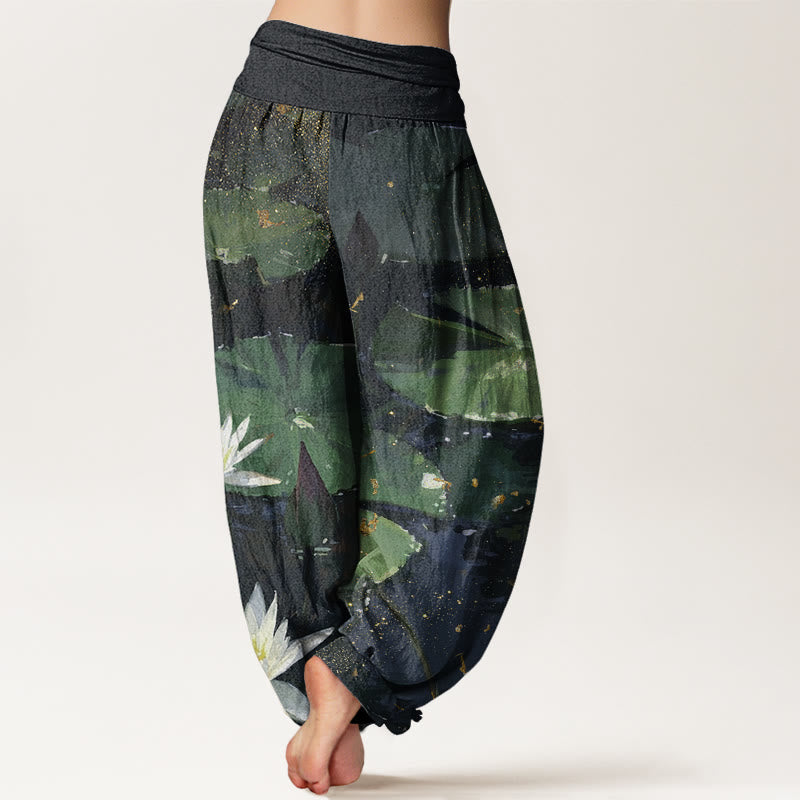 Pantalones harén de cintura elástica para mujer con estampado de hojas de loto en el lago y piedras de Buddha Stones - image 3