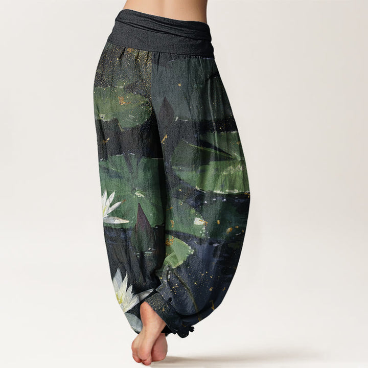 Pantalones harén de cintura elástica para mujer con estampado de hojas de loto en el lago y piedras de Buddha Stones - image 3