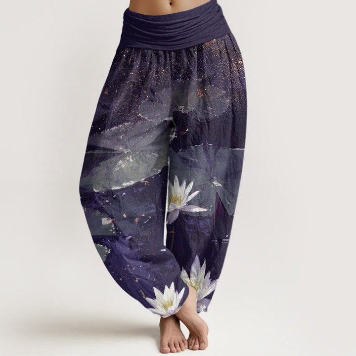 Pantalones harén de cintura elástica para mujer con estampado de hojas de loto en el lago y piedras de Buddha Stones - Índigo - US22，UK/AU26，EU54 (6XL) - image 8
