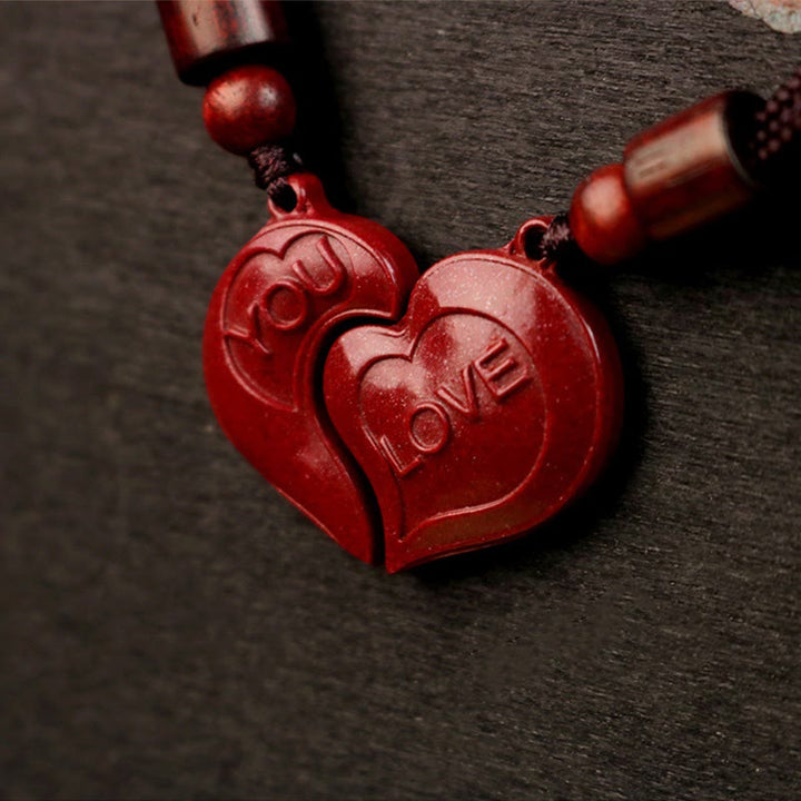 Collar con colgante de pareja de 2 piezas de Buddha Stones con cinabrio natural y corazón de amor con bendición