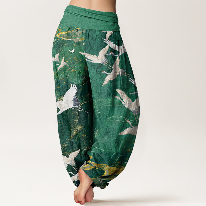 Pantalones harén de cintura elástica para mujer con diseño de grullas blancas voladoras y nubes auspiciosas - image 1