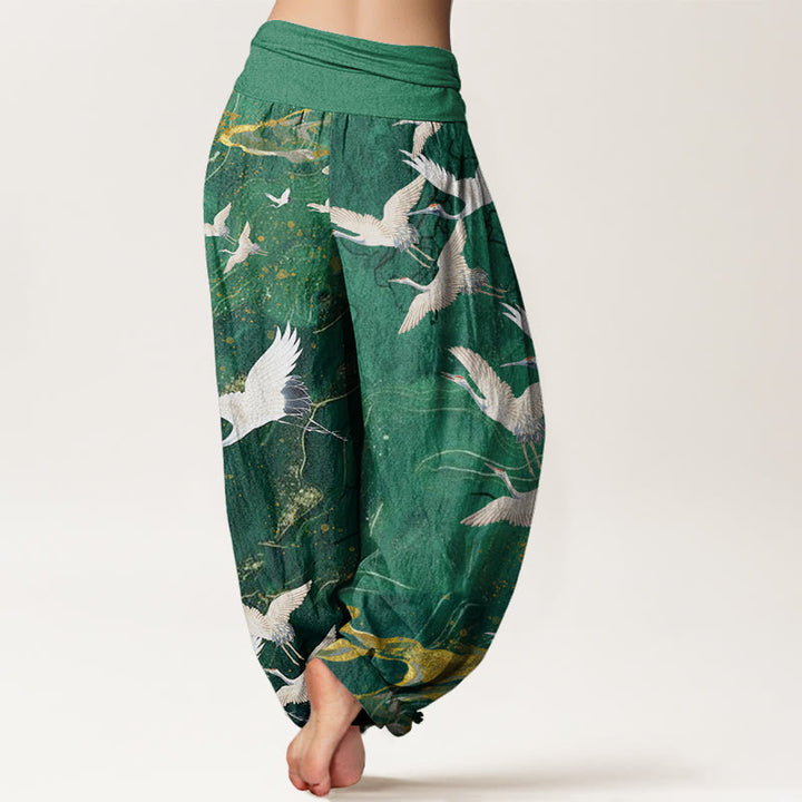 Pantalones harén de cintura elástica para mujer con diseño de grullas blancas voladoras y nubes auspiciosas - image 1