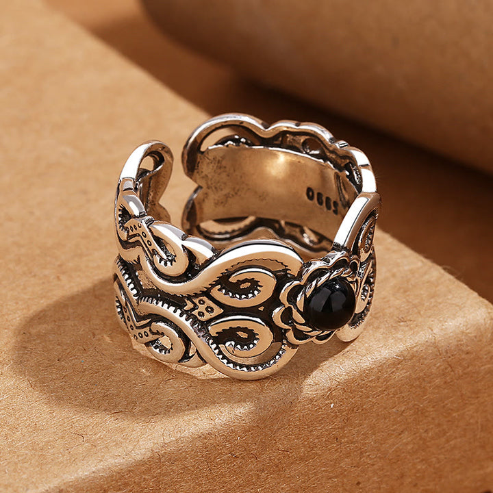 Anillo de la fortuna ajustable con diseño mongol de cobre y ónix negro y Buddha Stones