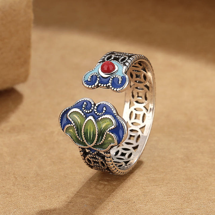 Anillo ajustable con diseño de flor de loto, monedas de cobre y piedras de Buddha Stones con mango de Ruyi.