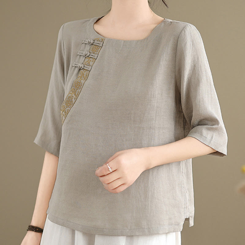 Camisa casual de manga corta con cuello redondo y botones de rana, con bordado floral y estampado de Buddha Stones para mujer. - image 5