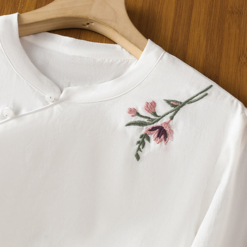 Camisa informal de lino y algodón con diseño de Buddha Stones para mujer, con flores y hojas bordadas, botones de rana, cuello redondo y media manga.