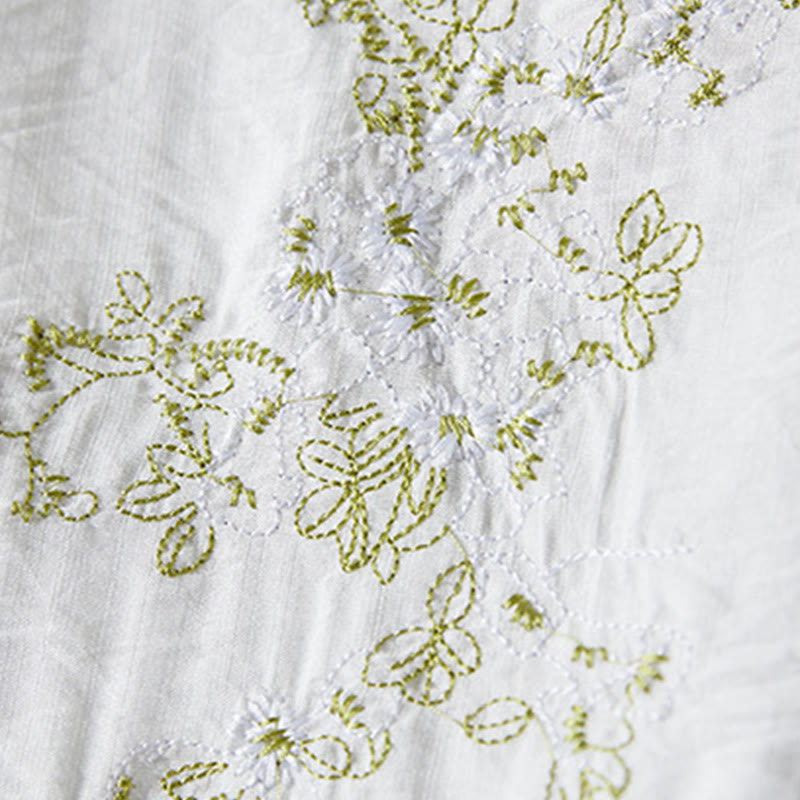 Camisa informal de lino y algodón con mangas tres cuartos y cuello inclinado con botones de rana y estampado de flores bordadas de Buddha Stones para mujer - image 3