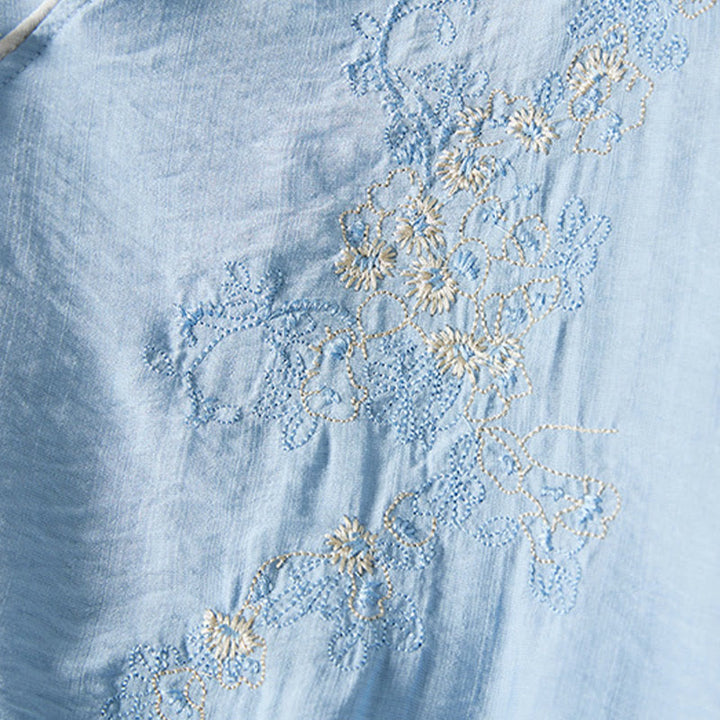 Camisa informal de lino y algodón con mangas tres cuartos y cuello inclinado con botones de rana y estampado de flores bordadas de Buddha Stones para mujer - image 17