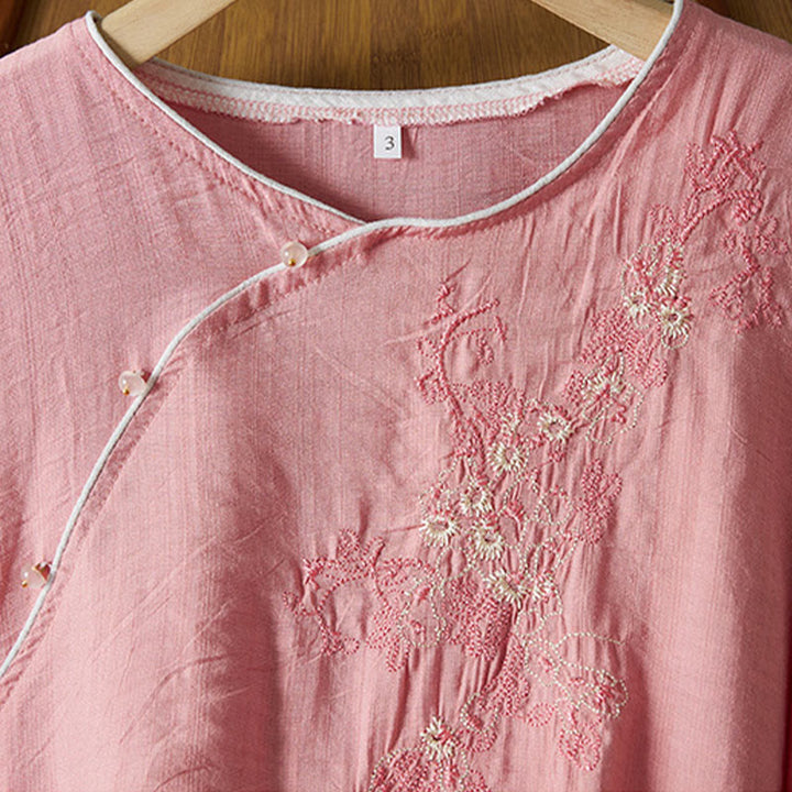 Camisa informal de lino y algodón con mangas tres cuartos y cuello inclinado con botones de rana y estampado de flores bordadas de Buddha Stones para mujer - image 21