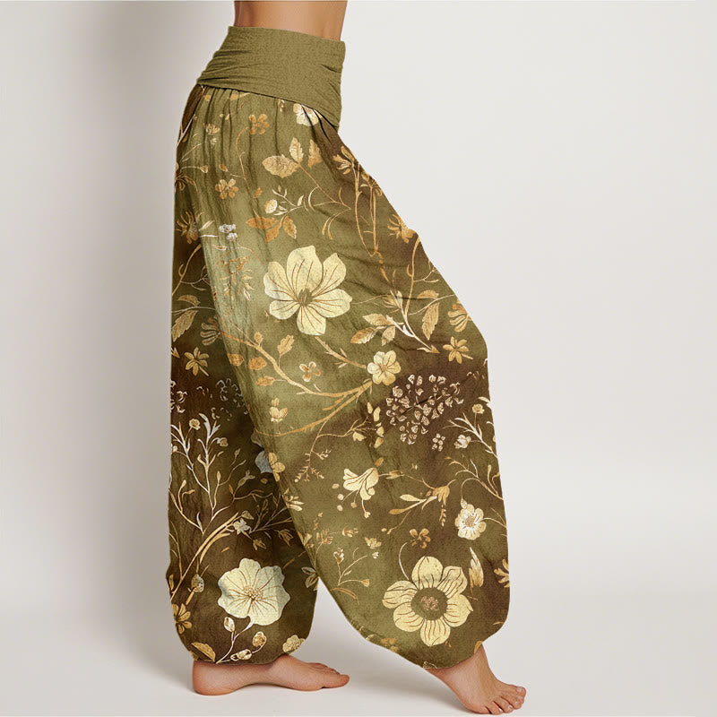 Pantalones harén para mujer con cintura elástica y diseño de flores blancas y vides sinuosas. - image 6