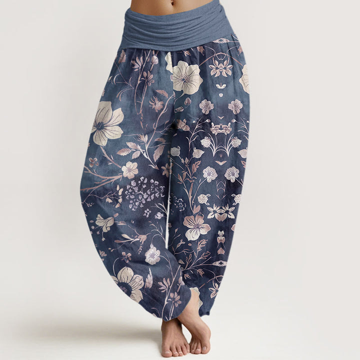 Pantalones harén para mujer con cintura elástica y diseño de flores blancas y vides sinuosas. - Celeste - US22，UK/AU26，EU54 (6XL) - image 7