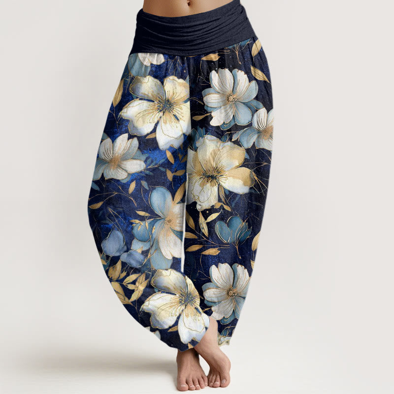 Pantalones harén para mujer con cintura elástica y diseño de flores blancas cremosas con Buddha Stones - Azul pizarra medio - US22，UK/AU26，EU54 (6XL) - image 1