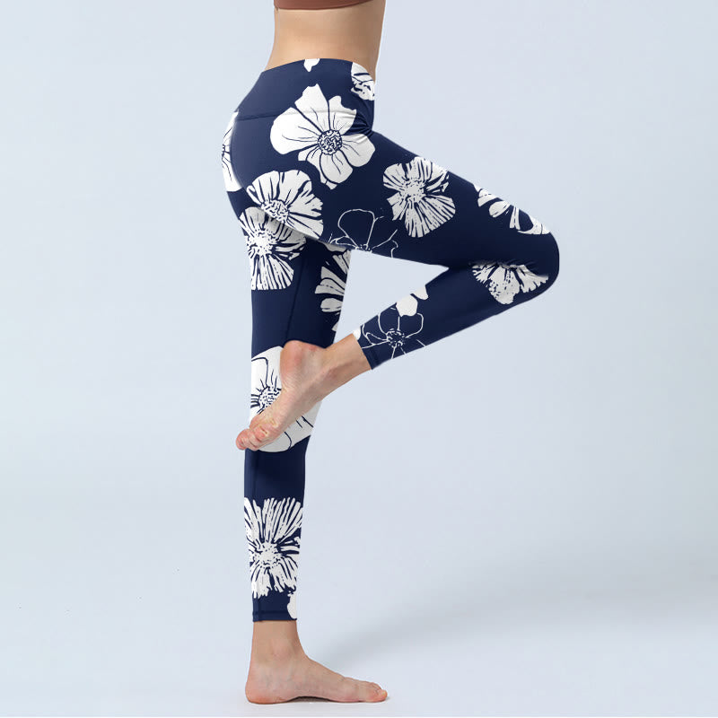 Leggings de yoga para mujer con estampado de plantas y pétalos blancos grandes de Buddha Stones - image 3