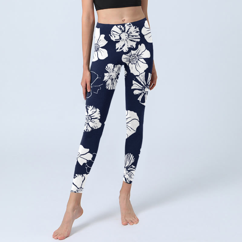 Leggings de yoga para mujer con estampado de plantas y pétalos blancos grandes de Buddha Stones - image 5